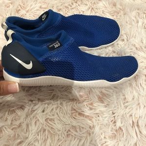 Nike blue water shoe size 2 in great condition